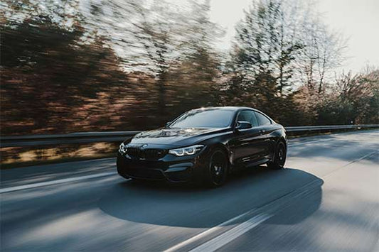 fahrendes Auto mit bester Dashcam